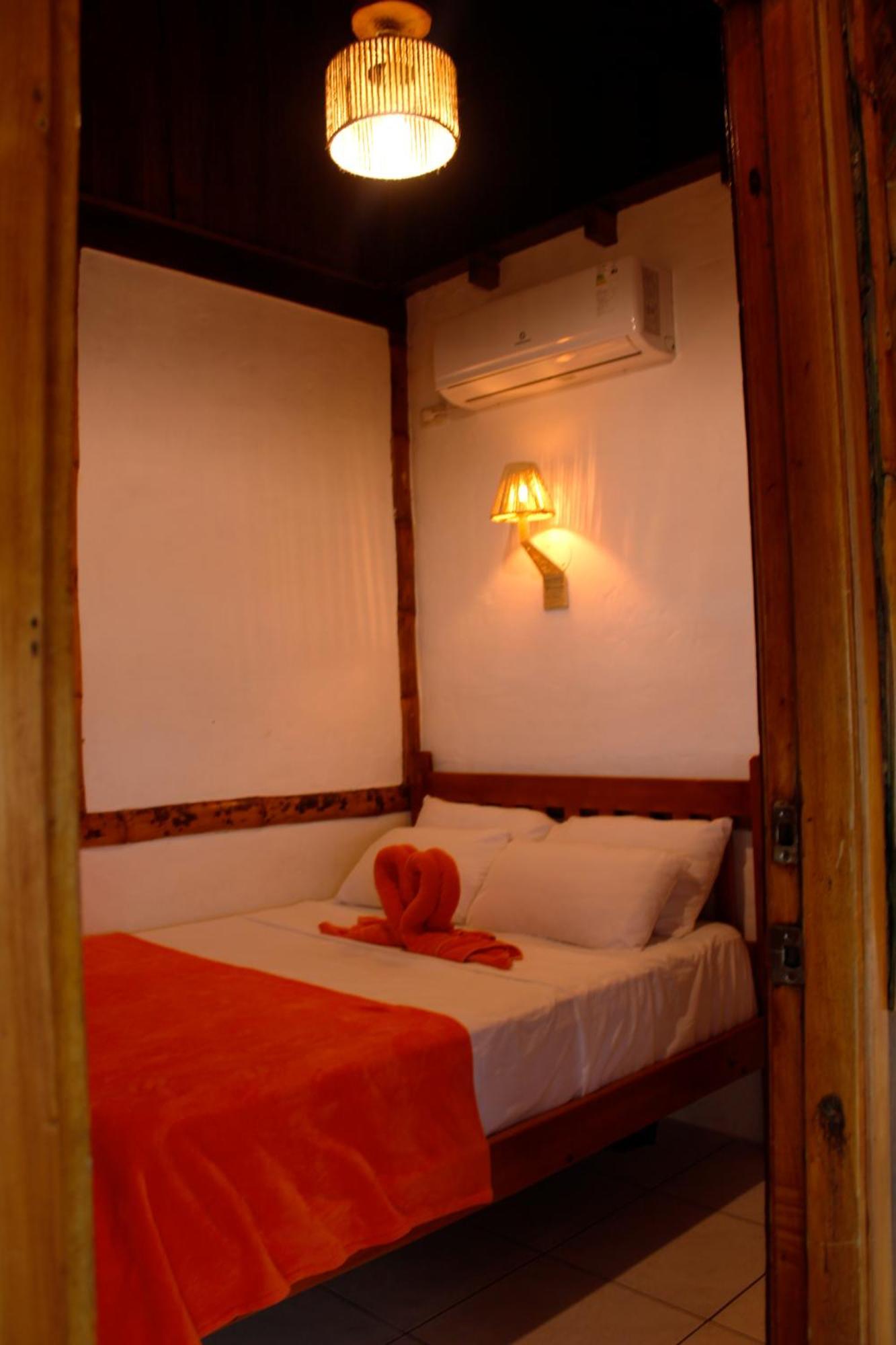 Hanga Roa Hotel มอนตาญิตาร์ ภายนอก รูปภาพ